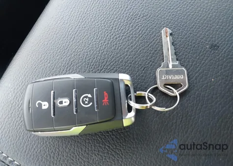 2025 Ram 1500 Big Horn 4X2 5'7 Box из США, поврежденный, VIN 1C6RREFG0SN647140